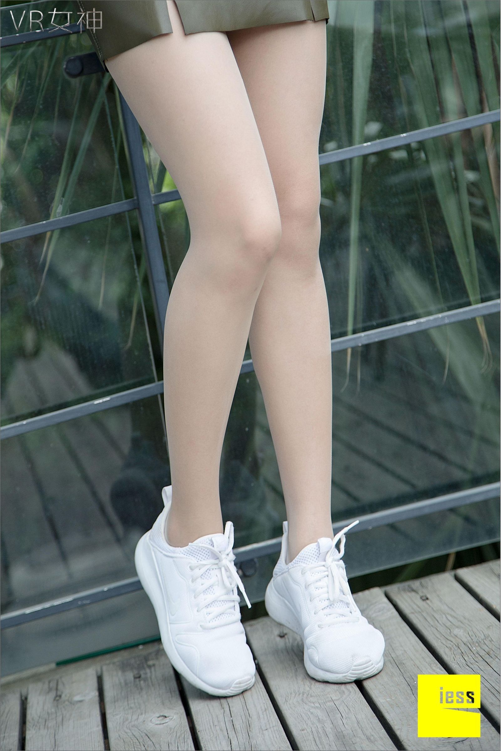 [IESS]异思趣向 女主播SASA 白球鞋的丝足梦游